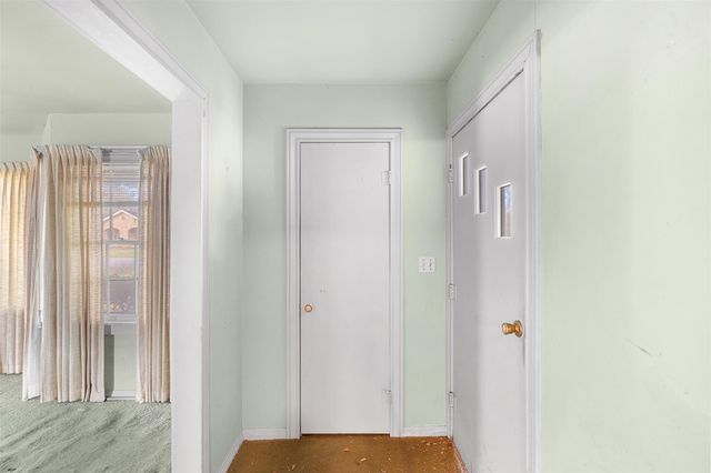 323 Harbert Street, Columbus, TX 78934