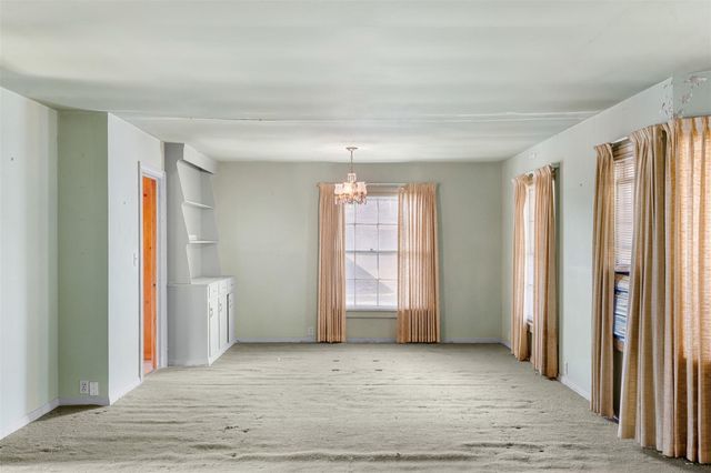 323 Harbert Street, Columbus, TX 78934