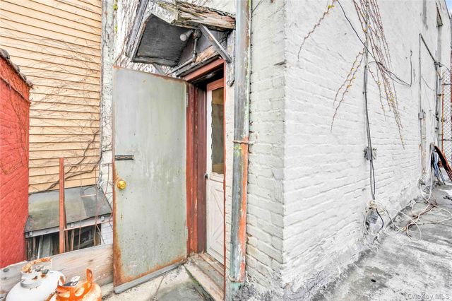 224 E 55th Street, Brooklyn, NY 11203