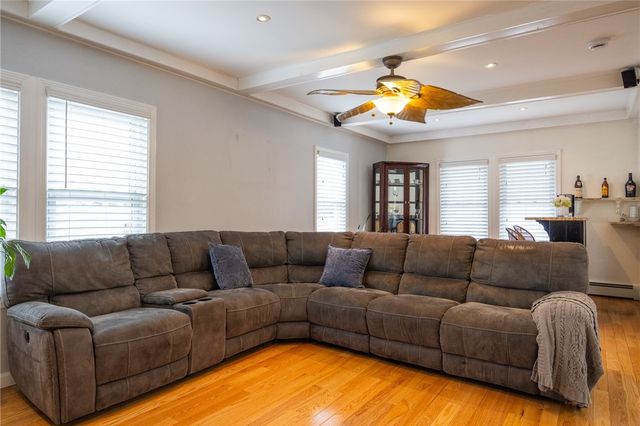 34 Shore Road, East Providence, RI 02915
