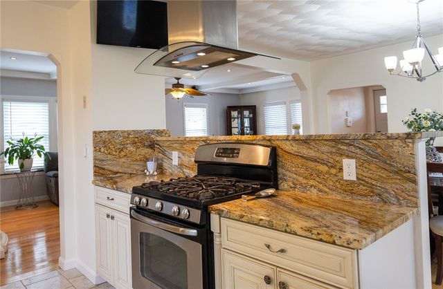 34 Shore Road, East Providence, RI 02915