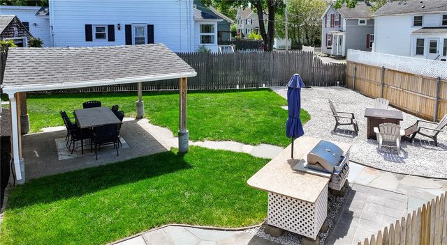 34 Shore Road, East Providence, RI 02915