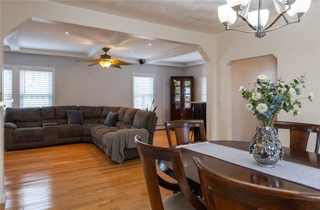 34 Shore Road, East Providence, RI 02915