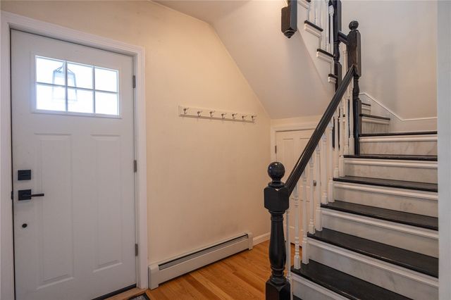 34 Shore Road, East Providence, RI 02915