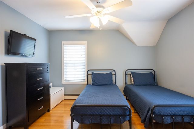 34 Shore Road, East Providence, RI 02915