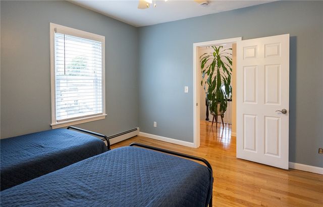 34 Shore Road, East Providence, RI 02915