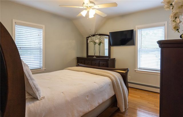 34 Shore Road, East Providence, RI 02915