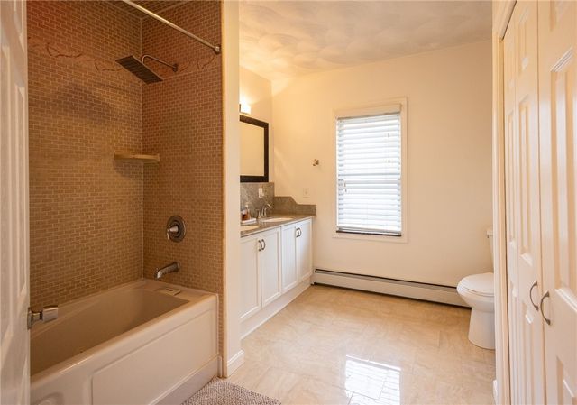 34 Shore Road, East Providence, RI 02915