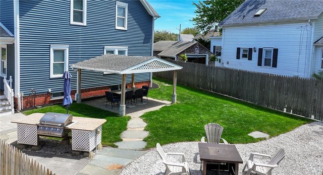 34 Shore Road, East Providence, RI 02915