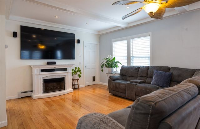 34 Shore Road, East Providence, RI 02915