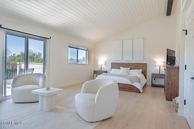 1725 Royal Saint George Drive, Westlake Village, CA 91362