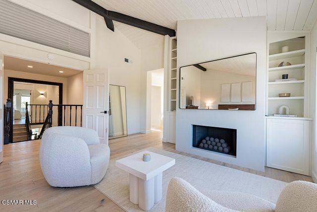 1725 Royal Saint George Drive, Westlake Village, CA 91362