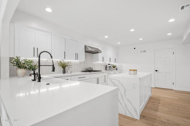 1725 Royal Saint George Drive, Westlake Village, CA 91362