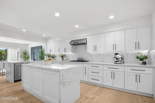 1725 Royal Saint George Drive, Westlake Village, CA 91362