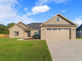 2344 Lakewood Circle, Cabot, AR 72023