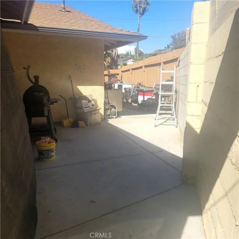 7600 Live Oak Dr, Jurupa Valley, CA 92509