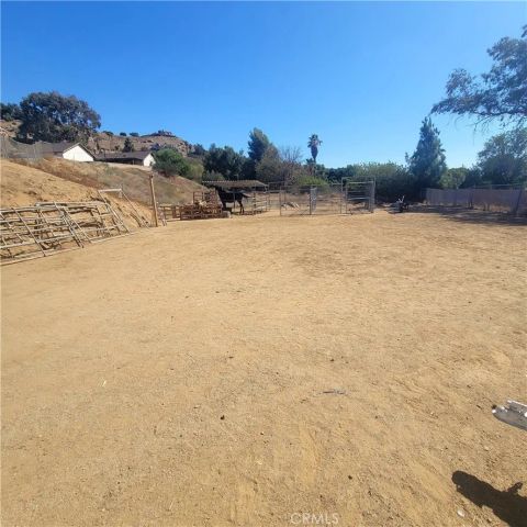 7600 Live Oak Dr, Jurupa Valley, CA 92509