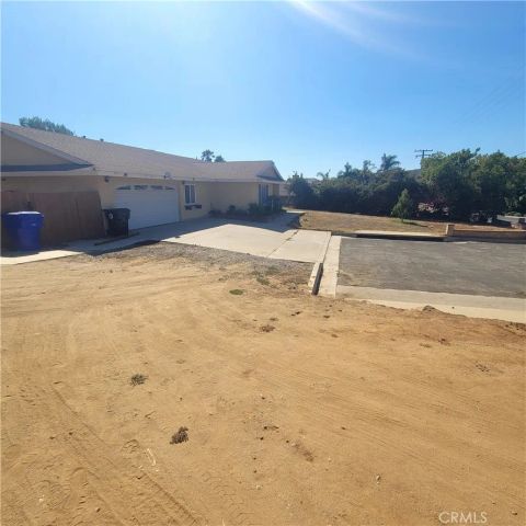 7600 Live Oak Dr, Jurupa Valley, CA 92509