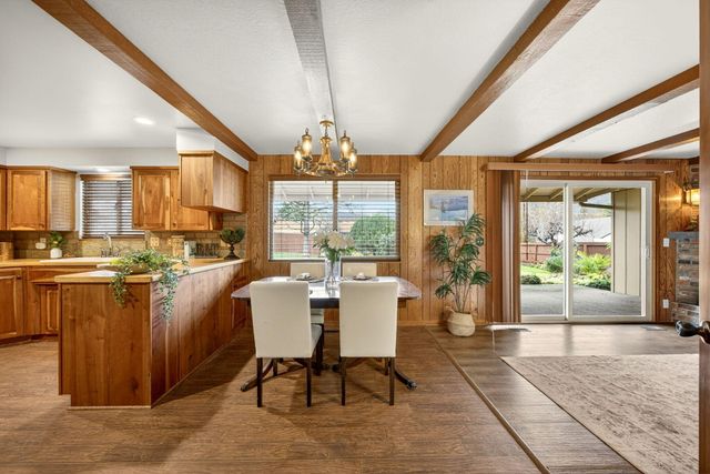 704 NW Sandy Drive, Grants Pass, OR 97526