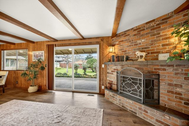 704 NW Sandy Drive, Grants Pass, OR 97526