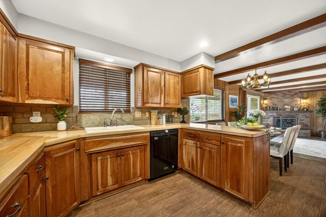 704 NW Sandy Drive, Grants Pass, OR 97526