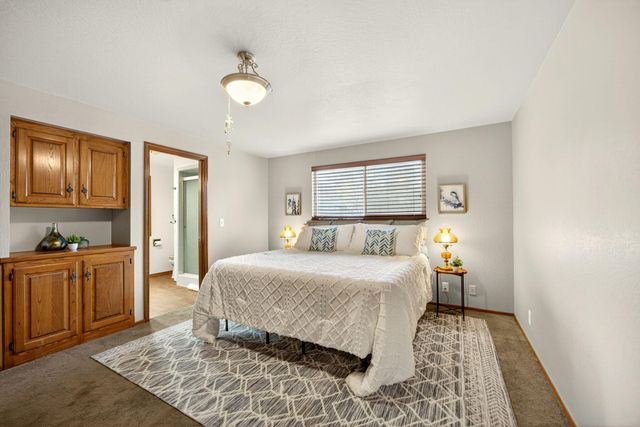 704 NW Sandy Drive, Grants Pass, OR 97526