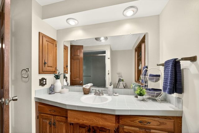 704 NW Sandy Drive, Grants Pass, OR 97526