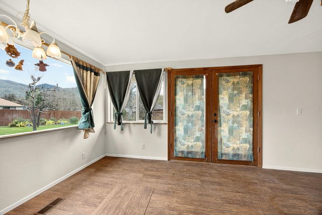 704 NW Sandy Drive, Grants Pass, OR 97526