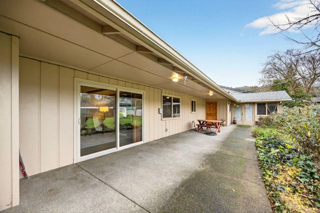 704 NW Sandy Drive, Grants Pass, OR 97526