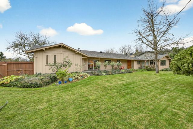 704 NW Sandy Drive, Grants Pass, OR 97526