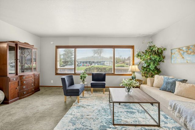 704 NW Sandy Drive, Grants Pass, OR 97526