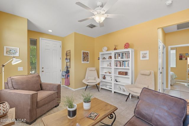 897 N Delacroix Drive, Green Valley, AZ 85614