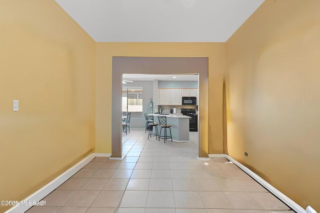 897 N Delacroix Drive, Green Valley, AZ 85614