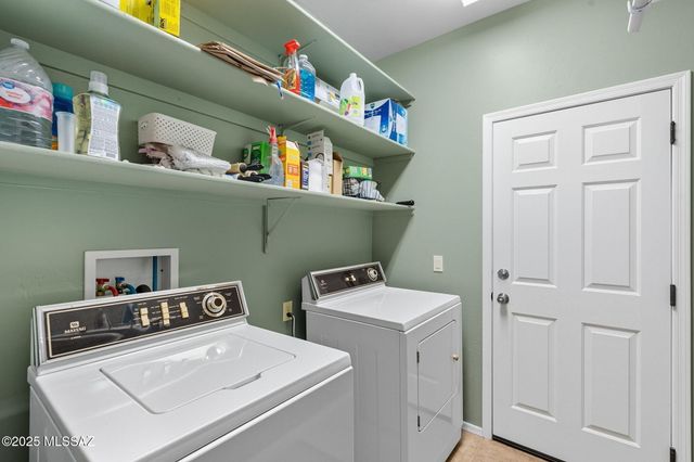 897 N Delacroix Drive, Green Valley, AZ 85614