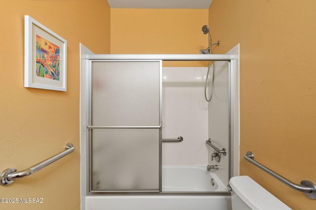 897 N Delacroix Drive, Green Valley, AZ 85614