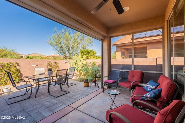 897 N Delacroix Drive, Green Valley, AZ 85614
