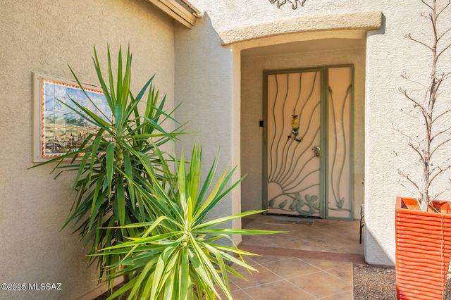 897 N Delacroix Drive, Green Valley, AZ 85614