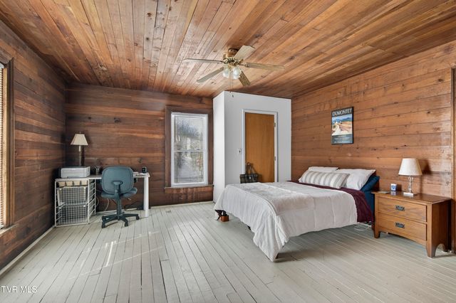 15439 Prices Bridge Road, Glade Spring, VA 24340