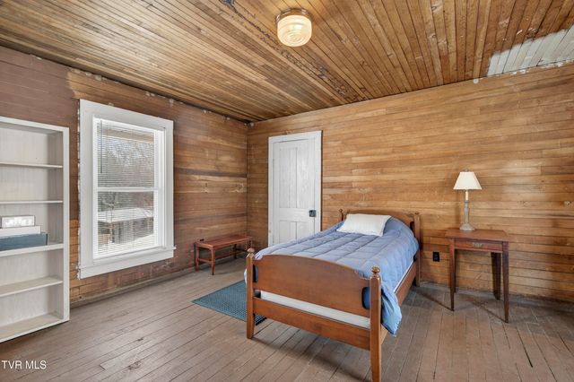 15439 Prices Bridge Road, Glade Spring, VA 24340