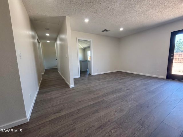 7871 Eucalyptus Avenue, California City, CA 93505
