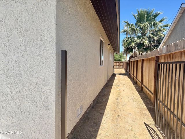 7871 Eucalyptus Avenue, California City, CA 93505