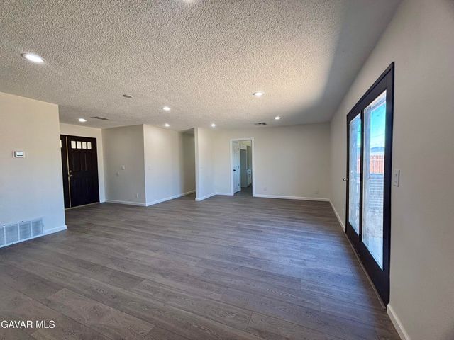 7871 Eucalyptus Avenue, California City, CA 93505