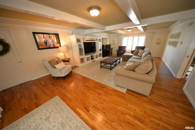 616 SEVILLE Drive, Mt Vernon, IL 62864