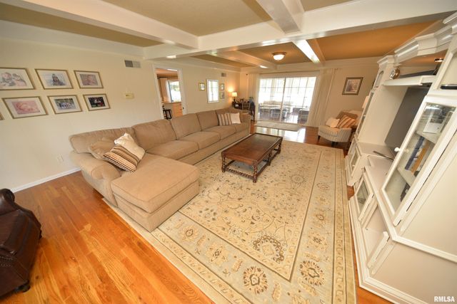 616 SEVILLE Drive, Mt Vernon, IL 62864