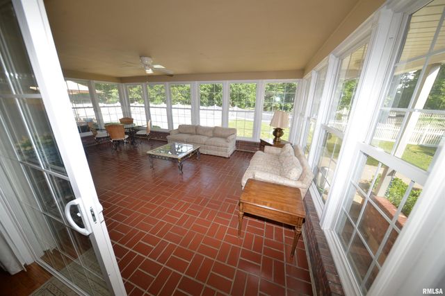 616 SEVILLE Drive, Mt Vernon, IL 62864