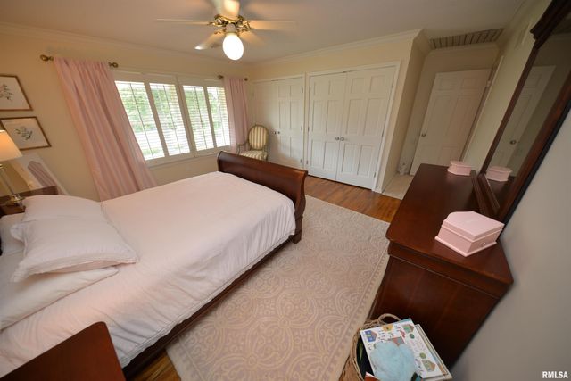 616 SEVILLE Drive, Mt Vernon, IL 62864