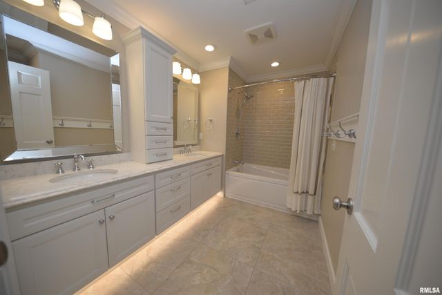 616 SEVILLE Drive, Mt Vernon, IL 62864