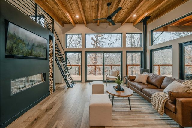 9961 Coose Bay Boulevard, Rogers, AR 72756