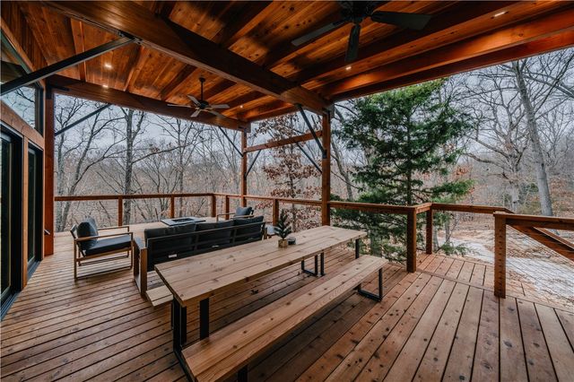 9961 Coose Bay Boulevard, Rogers, AR 72756