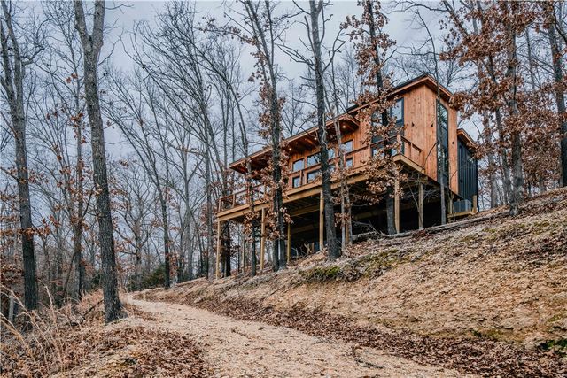 9961 Coose Bay Boulevard, Rogers, AR 72756